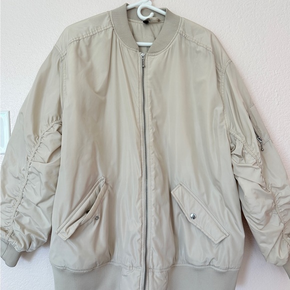 H&M Divided Bomber Jacket Light Beige - Picture 2 of 7